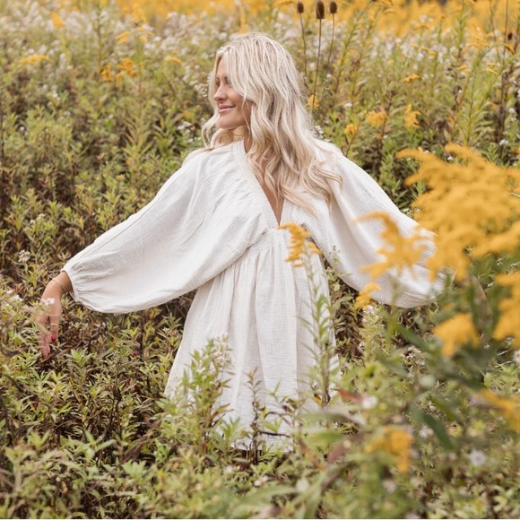 ShopIvoryBuck Sunday Brunch Linen Mini Dress Size L in Cream - NWT✨ - Picture 1 of 9